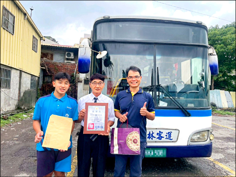 末班車多停5分鐘 客運司機守護偏鄉學子
